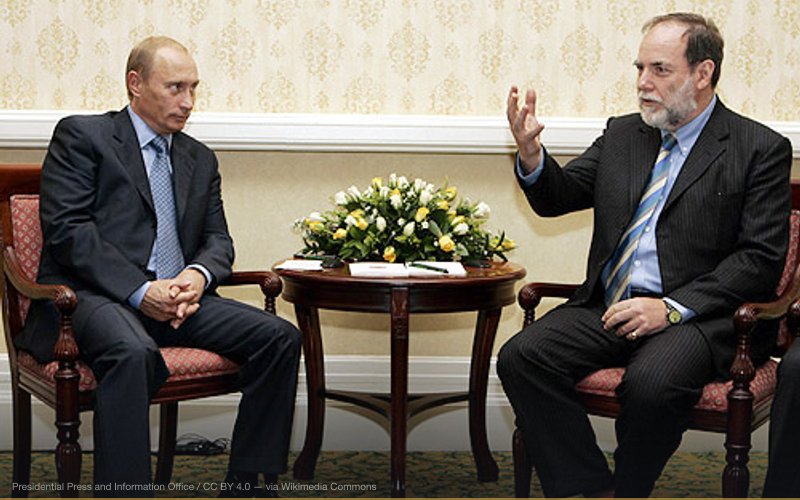 Vladimir Putin visits De Beers chairman Nicky Oppenheimer. Cape Town, South Africa. — related to Blood Diamond Industry Cover-Up